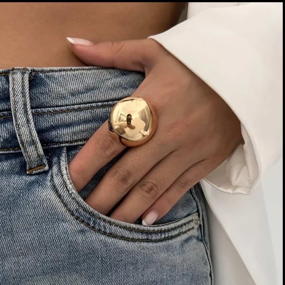 NWT 🤍Elegant and Chic Adjustable Open Ring for Women 🤍